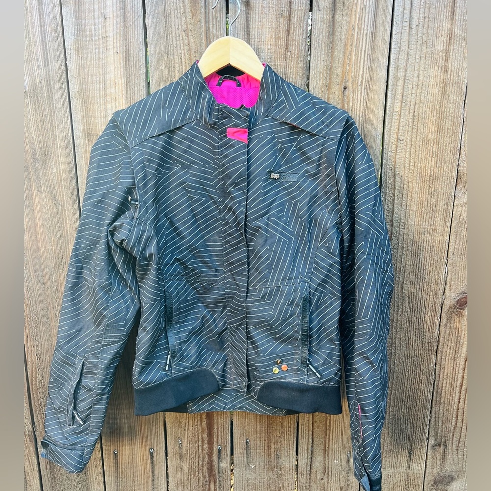 Fox moto cross women’s jacket.Removable elbow Armour. Size large.